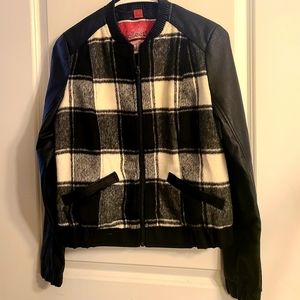 Sz S Collection by Bernardo Black & White Fleece and Faux Leather Moto Jacket!